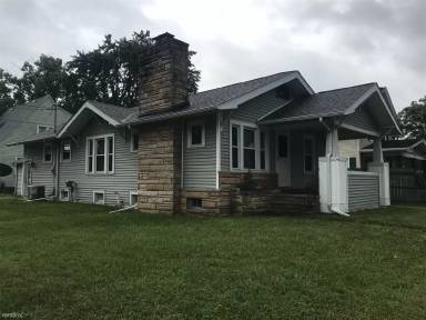 Main picture of 207 E McDevitt Ave