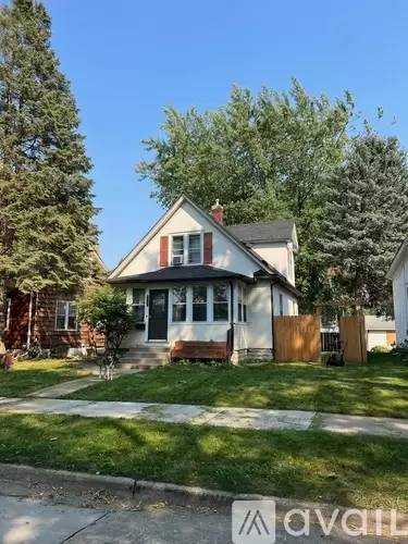 Main picture of 3111 Arthur St NE