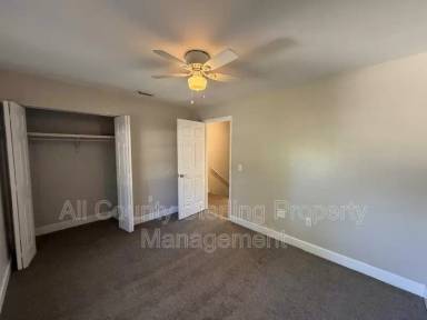 Main picture of 1718 SW 69th Ter