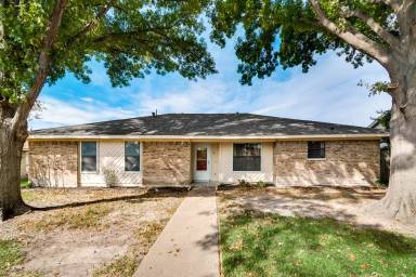 Main picture of 500 Woodhollow Dr