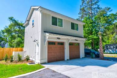 Main picture of 532 Fleming Rd