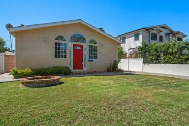 Main picture of 5233 Sylmar Ave