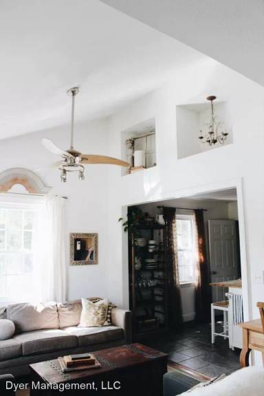 Main picture of 301 Chamberlin St