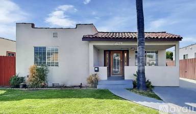 Main picture of 1707 S Ridgeley Dr