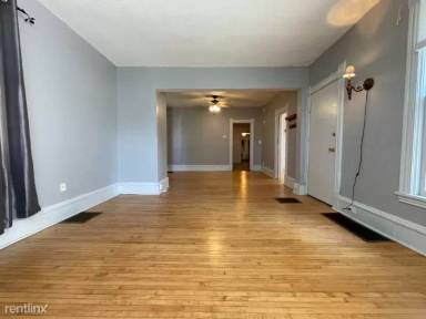 Main picture of 2411 Fillmore St NE