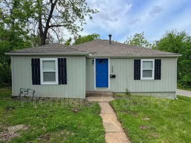 Main picture of 700 S Savage St