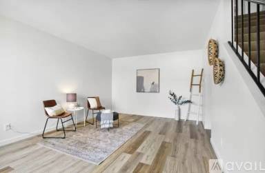 Main picture of 211 East Bluff