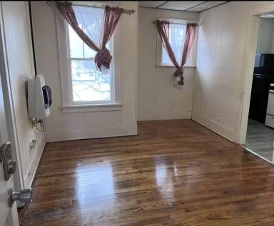 Main picture of 524 W 10th Ave