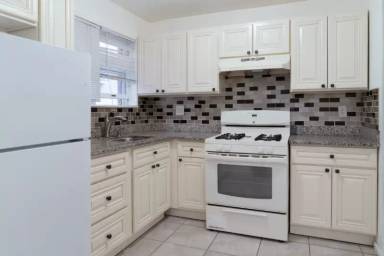 Main picture of 5931 69th St