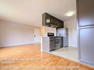 Main picture of 9586 Carroll Canyon Rd