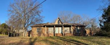 Main picture of 500 Oakwood Dr