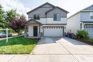 Main picture of 5105 NE 28th Ave