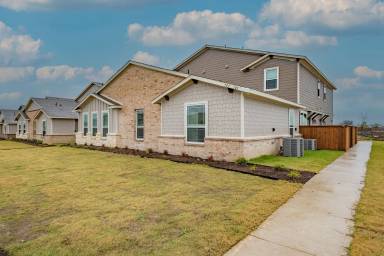 Main picture of 747 Wheatfield Dr