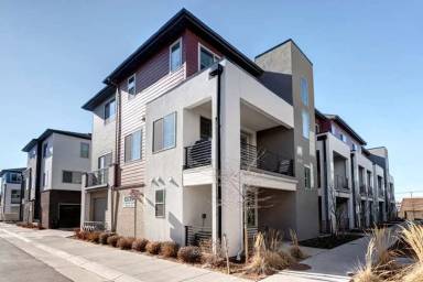 Main picture of 4160 E Warren Ave