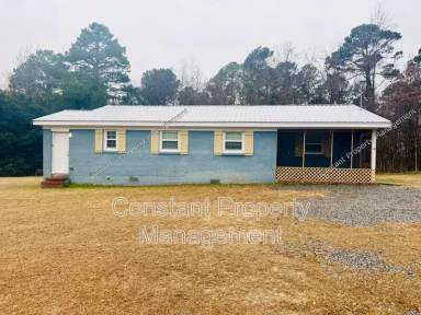 Main picture of 165 Garrison Rd