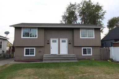 Main picture of 828 E Gordon Ave