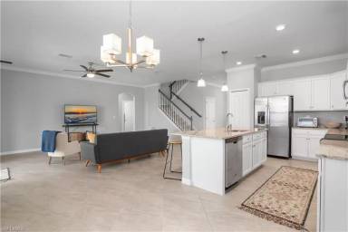 Main picture of 19860 The Place Blvd