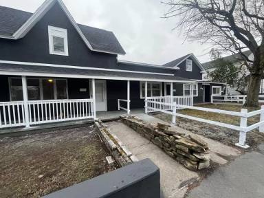 Main picture of 334 N Main St