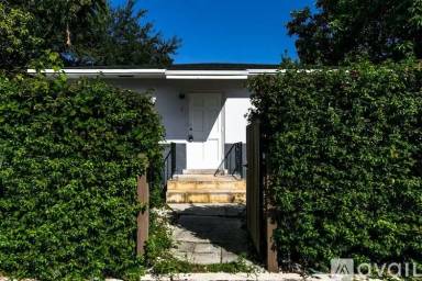 Main picture of 635 SW 16th Ave