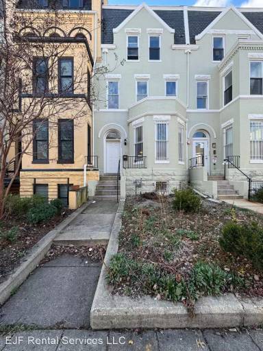 Main picture of 2552 University Pl NW