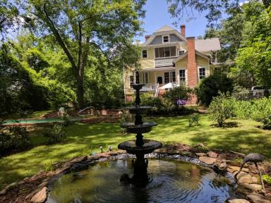 Main picture of 212 Augusta Rd