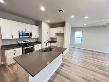 Main picture of 1025 Bengal Crossing Ave