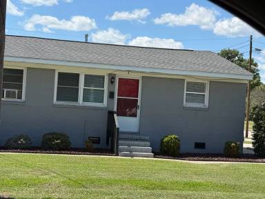 Main picture of 730 Pender St S