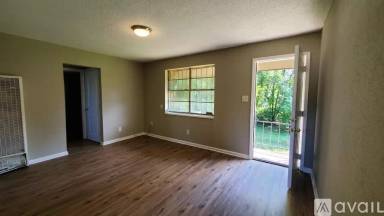 Main picture of 1024 S Wellington St