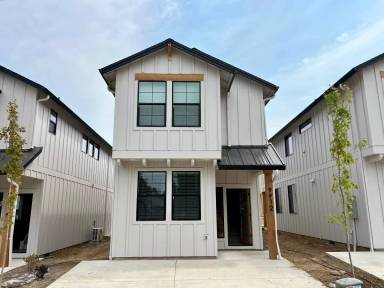 Main picture of 9912 NE 46th Ct