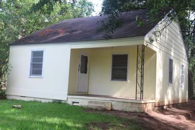 Main picture of 1405 W Lincoln Ave