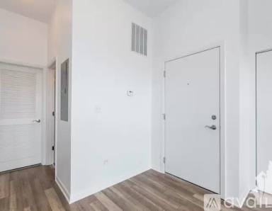 Main picture of 2700 W North Ave