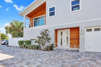 Main picture of 2056 Roselawn St