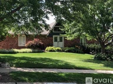 Main picture of 11108 N 62nd St