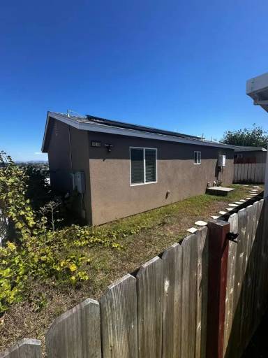 Main picture of 2015 Burroughs St