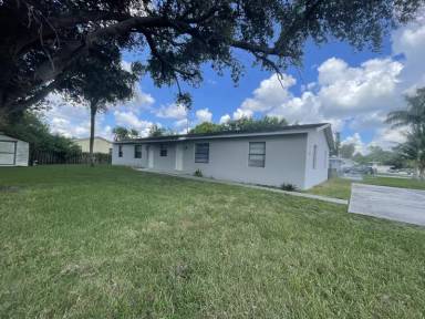 Main picture of 1637 Barbarie Ln