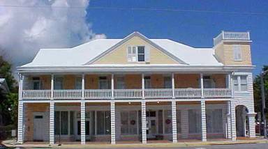 Main picture of 921 White St