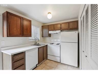 Main picture of 3109 SE 6th Ave