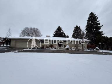 Main picture of 320 W 1st S
