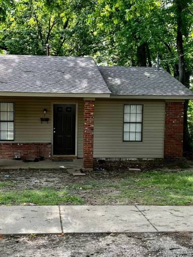 Main picture of 352 North Allis Street