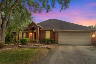 Main picture of 23242 Willow Canyon Dr
