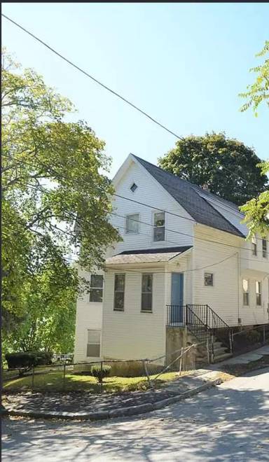 Main picture of 1 Wayne St
