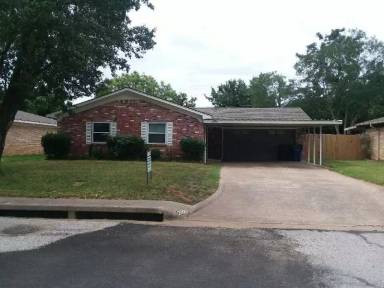 Main picture of 2606 Easy St