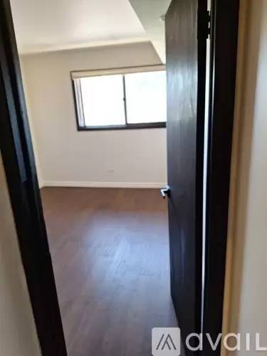 Main picture of 3400 W 55th St