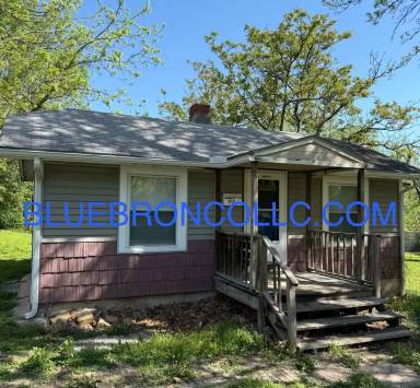 Main picture of 912 E Stone St