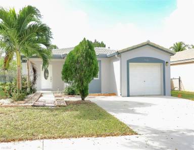 Main picture of 2360 SW 106th Ave