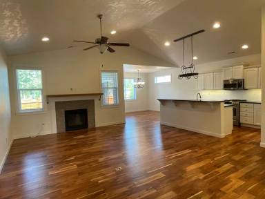 Main picture of 1296 W Hill Ave