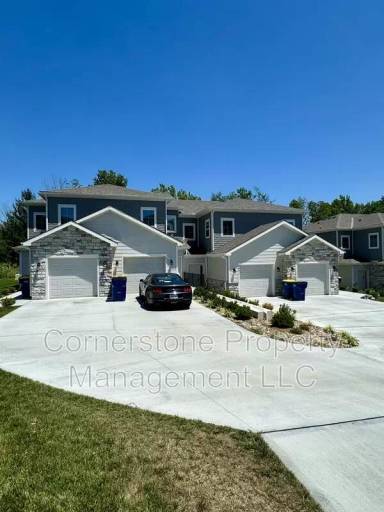 Main picture of 8679 Golden Ln