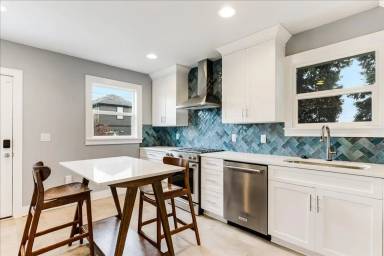 Main picture of 7405 N Denver Ave