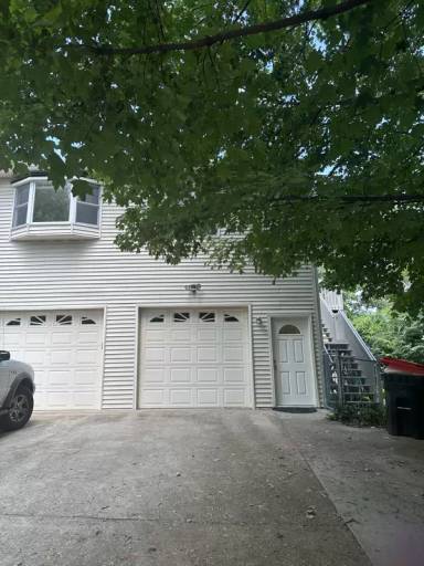 Main picture of 215 Crescent Ct