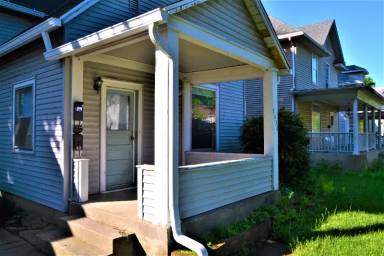 Main picture of 1030 Lake Ave